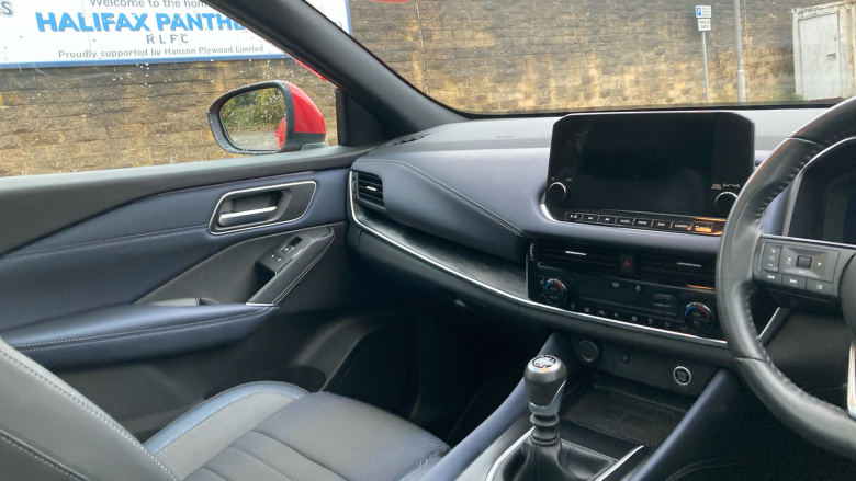 Nissan Qashqai 1.3 DiG-T MH Tekna 5dr Petrol Hatchback